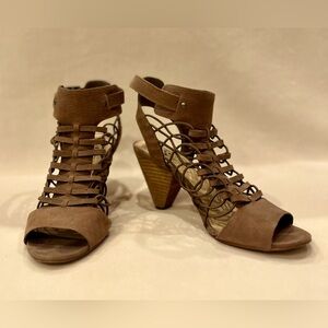 ❗️SOLD ❗️Vince Camuto Evel Heeled Sandals Size 7.5